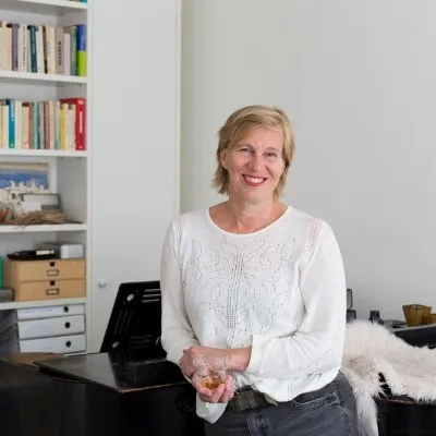 Hester Dam, Praktijk voor Zang en Stembevrijding